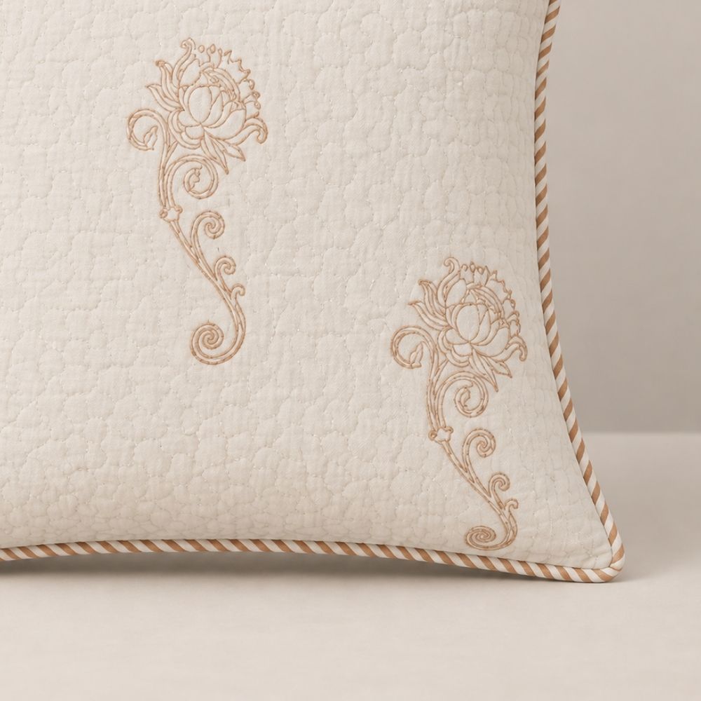 Valgu Quilted Cushion Cover