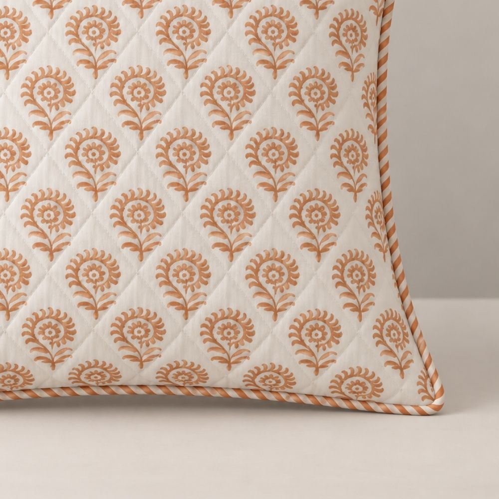 Valgu Quilted Cushion Cover